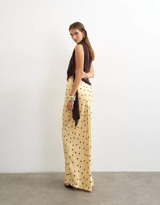 Topshop Maxirock aus Satin mit Polka-Dot-Muster und schrägem Schnitt in Buttermilk, 2 von 5