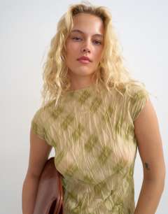 Model wearing Mesh crinkle fitted tee in check print