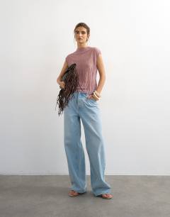 Model wearing Mesh crinkle fitted tee in pale mauve