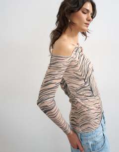 Mesh fallen shoulder long sleeve top in animal print