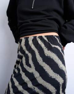 Model wearing Mesh zebra print maxi skirt in multi