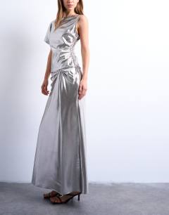 Model wearing Metallic knot lame midi skirt in silver