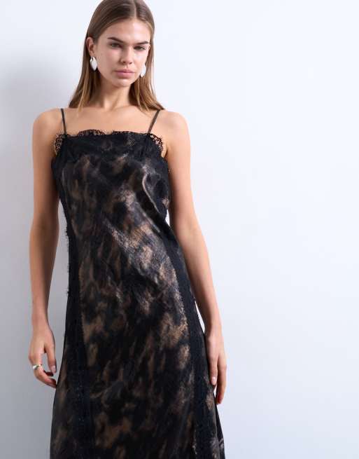 Topshop - Metallisk slip-midikjole med blondedetaljer og abstrakt print, 2 af 4