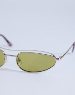 Model wearing Mexico metal frame sunglasses in gold