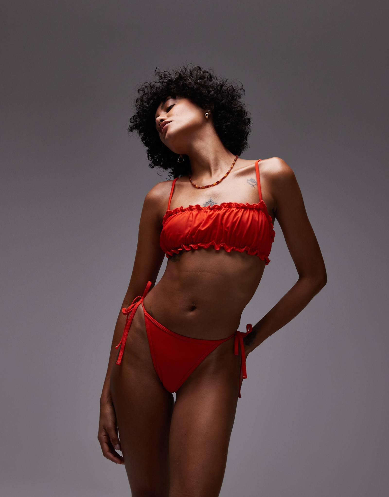Красные трусики-бикини-стринги с оборками от Topshop Miami