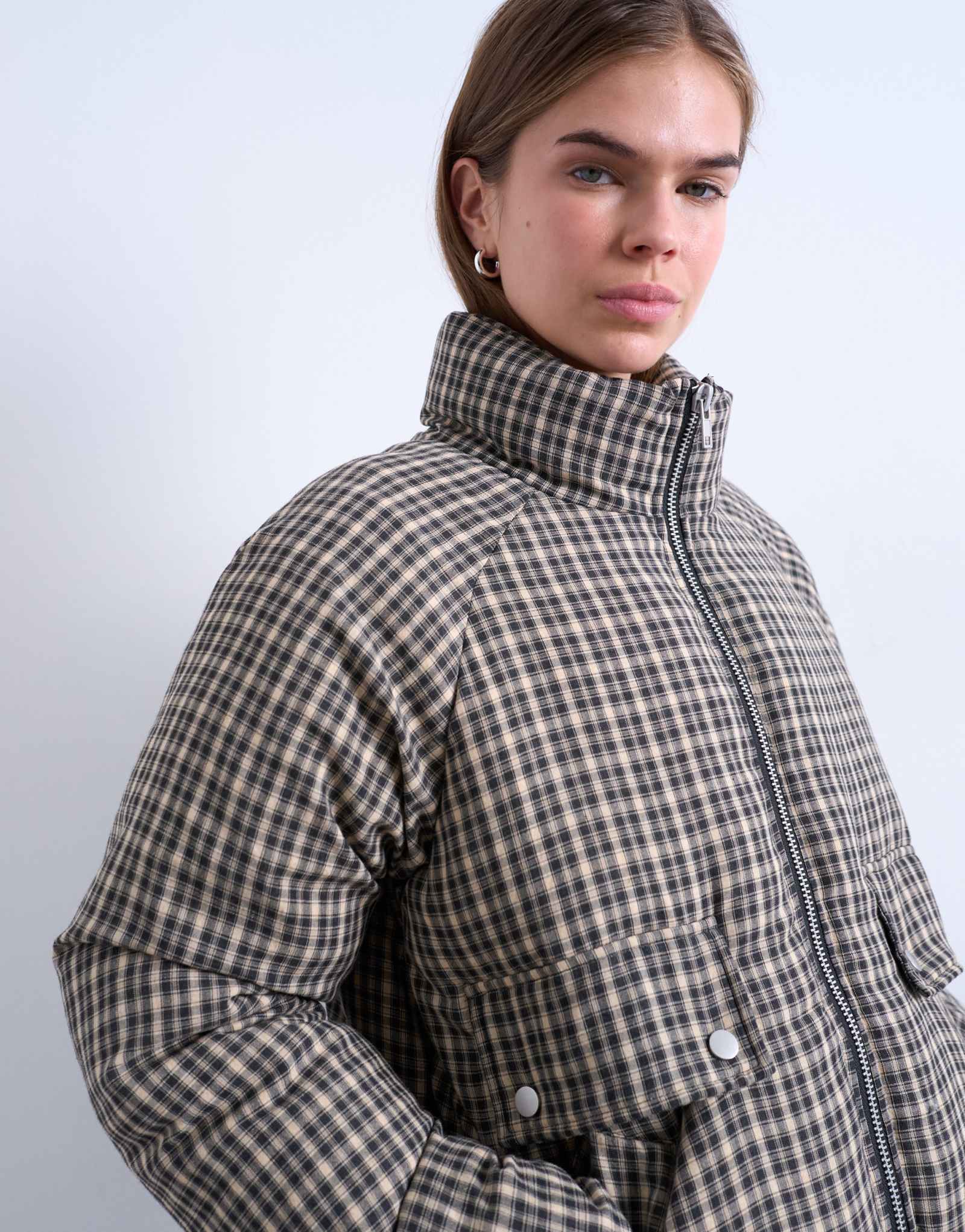 Пуховик в клетку Topshop micro черного цвета