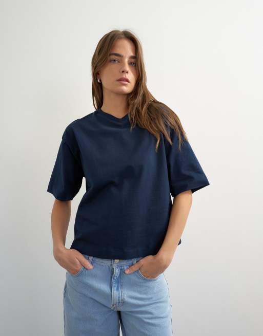Topshop Micro V T-Shirt mit kurzen Ärmeln in Marineblau, 2 von 4