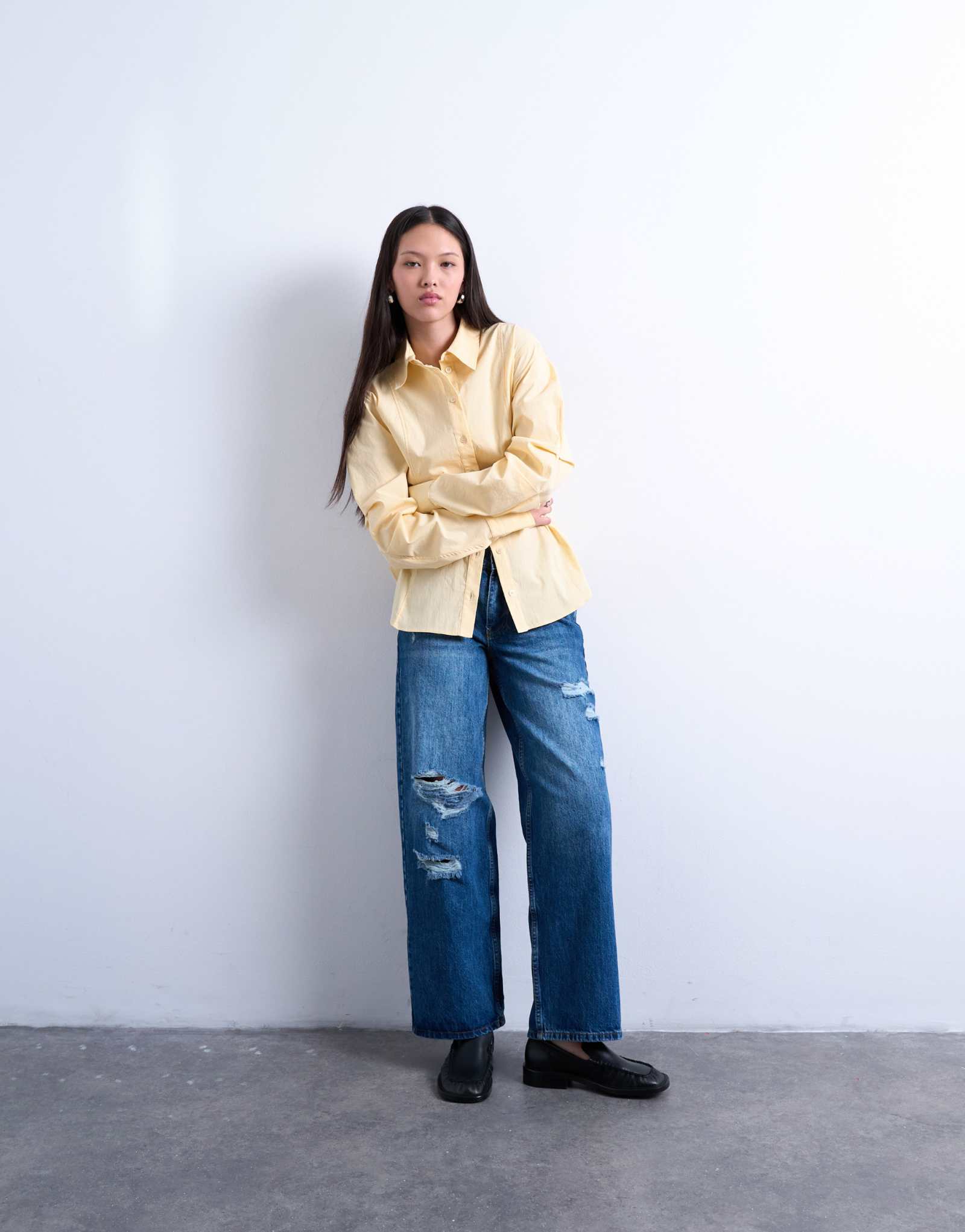 Джинсы Topshop со средней посадкой и разрезами на коленях темно-синего цвета