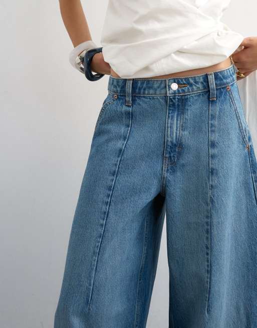 Topshop mid-rise darted horseshoe barrel jeans in mid blue, 4 of 5
