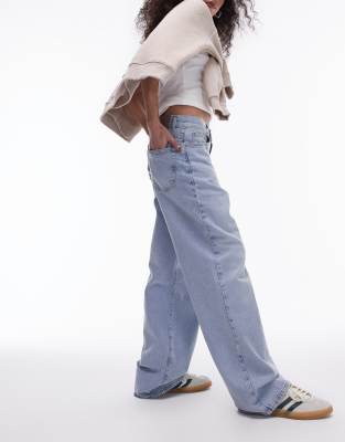 Topshop Topshop mid rise loose fit straight jean in vintage bleach-Blue