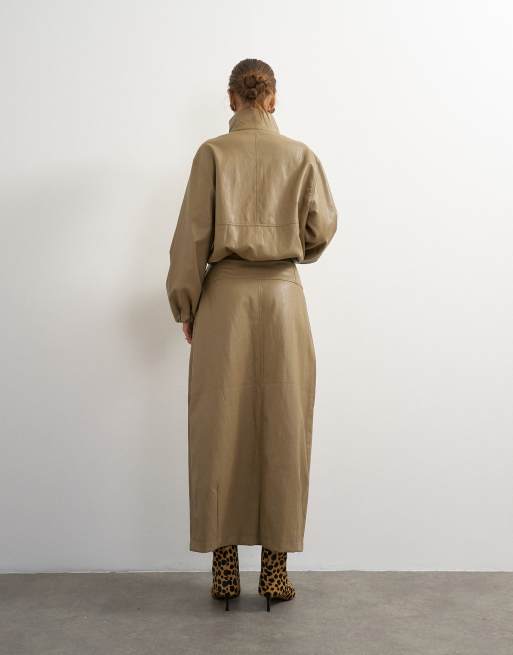Topshop midi-kjol i läderimitation i taupe, barrel-modell, 4 av 5