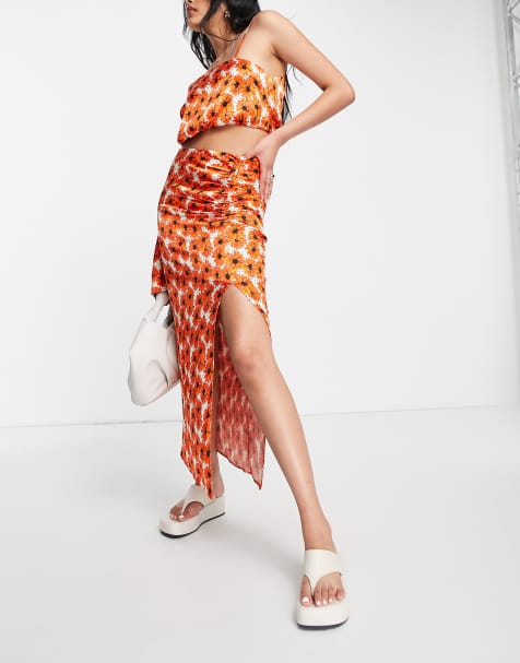 Topshop - Midi-rok met rimpeleffect, split en klaproosprint in rood - view 1