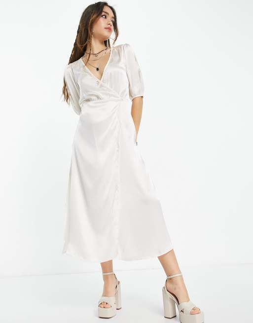 Topshop – Midi-Wickelkleid aus Satin in Elfenbein mit Spitzeneinsätzen