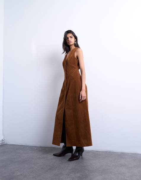 Topshop – Midikleid in Braun aus Wildlederimitat mit versteckter Knopfleiste - view 1