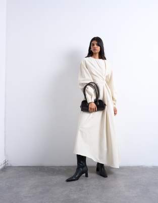 Topshop - Midikleid in Buttermilchgelb mit asymmetrischem Saum und Knotendesign