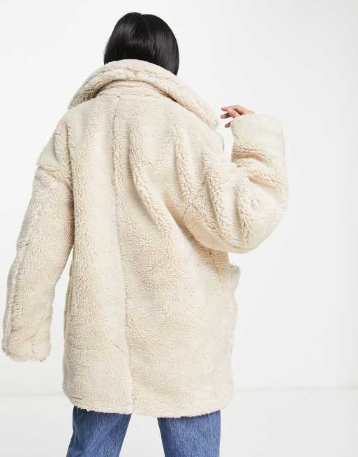 Topshop – Midimantel aus Teddystoff in Creme mit aufgesetzten Taschen, 2 von 4