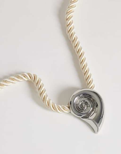 Topshop - Mika - Choker van koord met schelphanger in gebroken wit en zilver, 4 van 4
