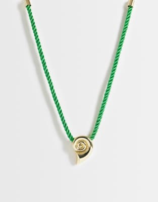 Mika - Collier ras de cou en corde avec pendentif coquillage - Vert et doré One Size
