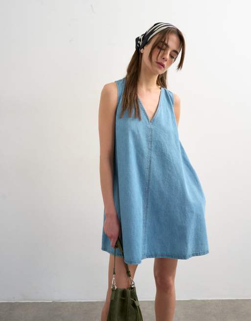 Topshop – Mini-Etuikleid aus Denim in Bleach-Waschung mit V-Ausschnitt, 3 von 4