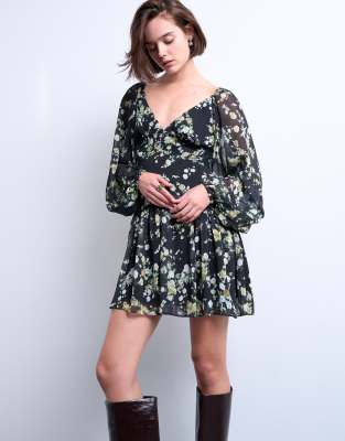 Topshop - Mini-Freizeitkleid in Schokobraun mit Blousonärmeln-Schwarz