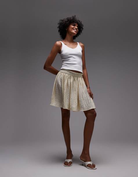 Topshop - Mini-jupe virevoltante effet froissé - Sable - view 1