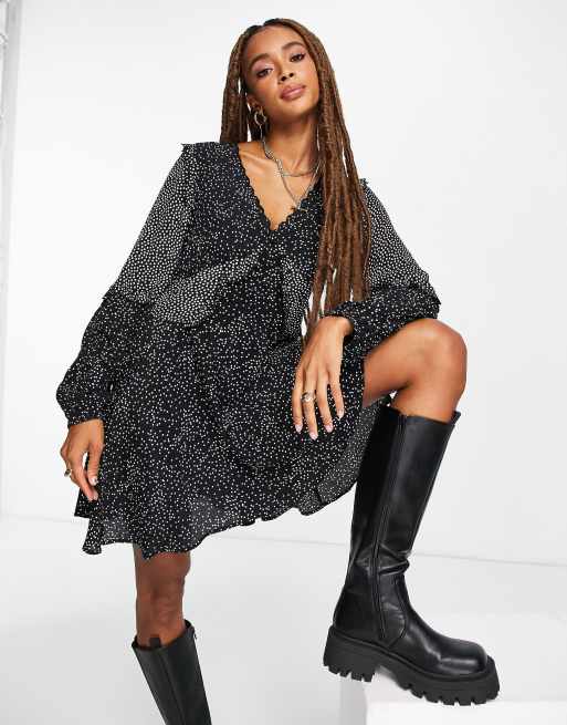 Topshop - Mini-jurk met geschulpte randen en knoopsluiting in mix van stippen 