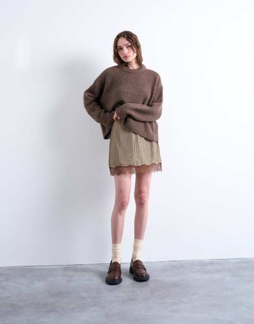 Topshop - Mini rok versierd met siersteentjes en kanten rand in bruin, 2 van 5