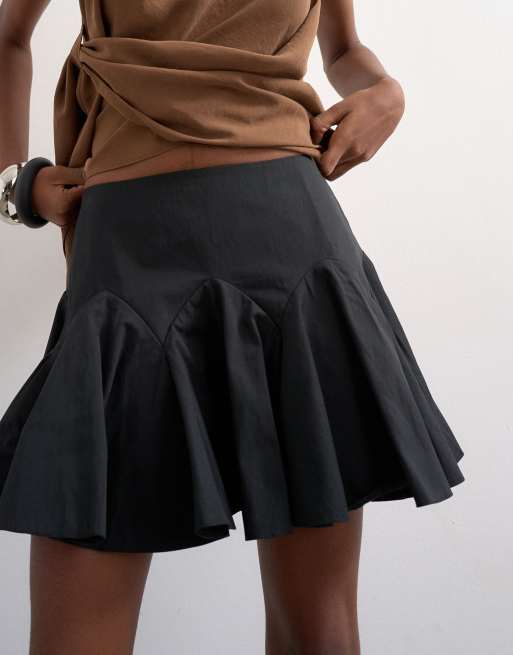 Topshop - Minigonna nera con fondo arrotondato con godet, 5 di 5
