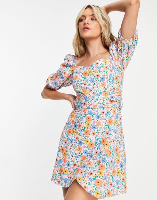 Topshop – Minikleid aus Popeline mit markantem Blumenmuster und Wickeloberteil-Mehrfarbig