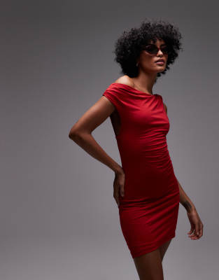 Topshop - Minikleid in Rot mit asymmetrischem, verdrehtem Trägerdetail-Grün