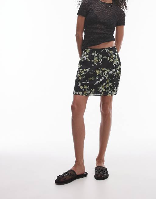 Topshop – Minirock aus Georgette-Gewebe in Schwarz mit Blümchenmuster