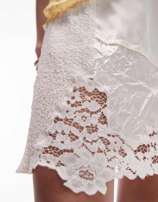 Topshop – Minirock aus Satin in Elfenbein mit Knitterstruktur im Patchworkdesign , 4 von 5
