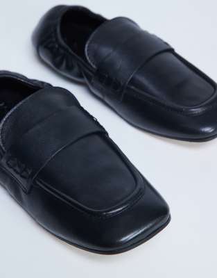 Topshop - Mocassins en cuir véritable avec détail froncé à l'arrière - Noir | ASOS