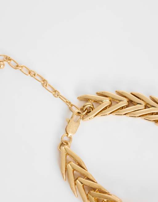 Topshop Molly collar length arrow necklace in gold, 4 of 4