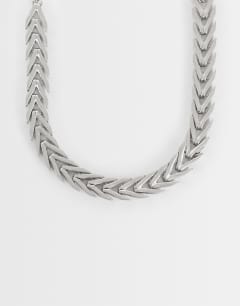 Model wearing Molly snake chain choker in silver