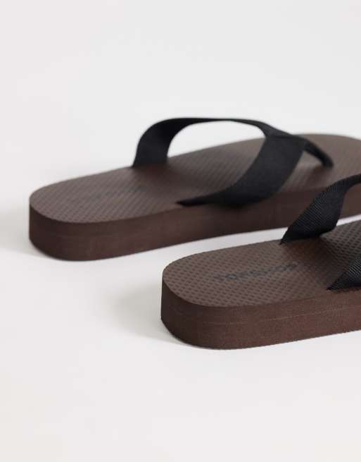 Topshop – Molly – Zehensteg-Sandalen in Schokobraun, 4 von 4