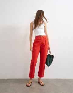 Mom high rise loose fit jean in red