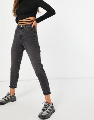 Topshop - Mom-Jeans in verwaschenem Schwarz