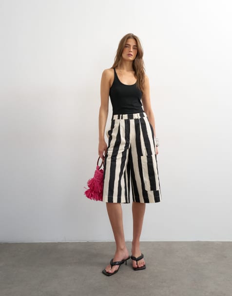 Topshop – Monokroma, randiga cargoshorts i lång modell med bermudastil - view 1