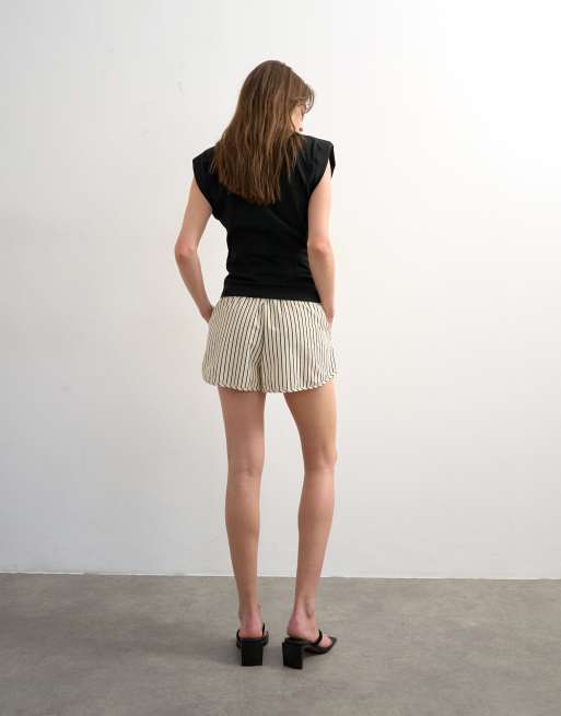 Topshop - Monokrome løbeshorts med striber i krølstof, 3 af 5