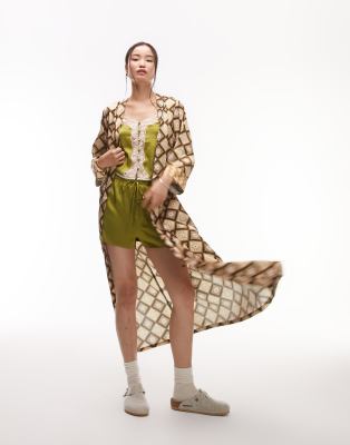 Topshop - Morgenmantel aus Satin mit mehrfarbigem Kachelprint mit kontrastierenden Bündchen-Bunt