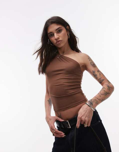 Topshop - Mouwloze gerimpelde top met blote schouder in bruin - view 1