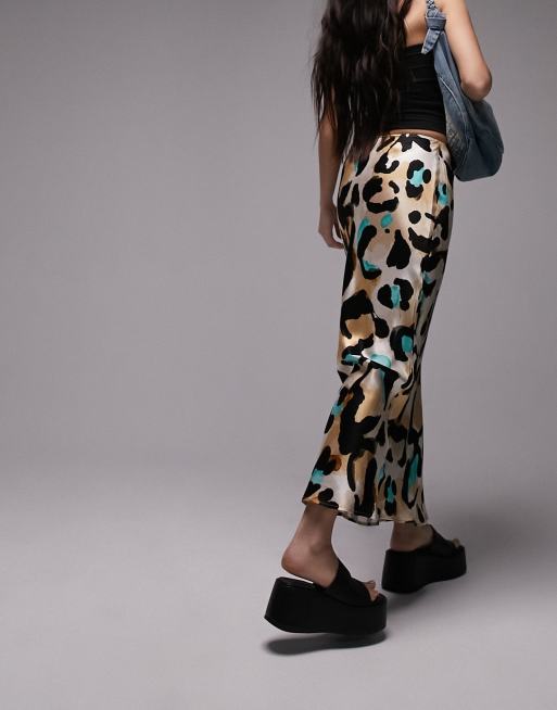 Topshop - Multifarvet midinederdel med leopardprint og skråsnit i satin, 3 af 4
