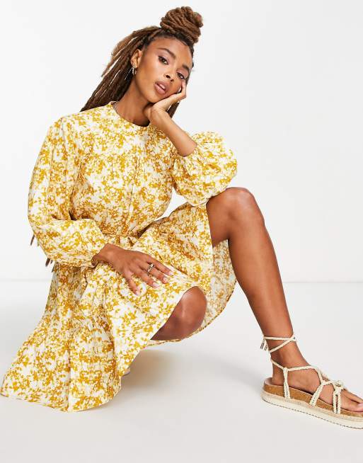 Topshop – Musztardowa sukienka mini z tkaniny w kwiaty z długimi rękawami z paskiem
