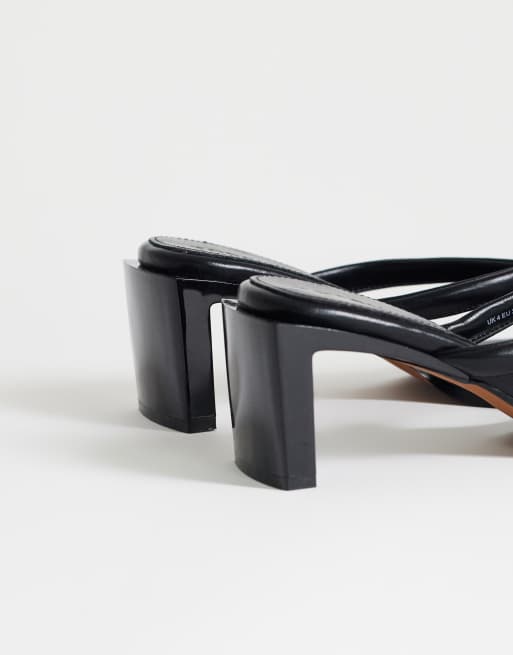 Topshop Nadeem mid heel toe thong sandal with hardware in black, 4 of 4