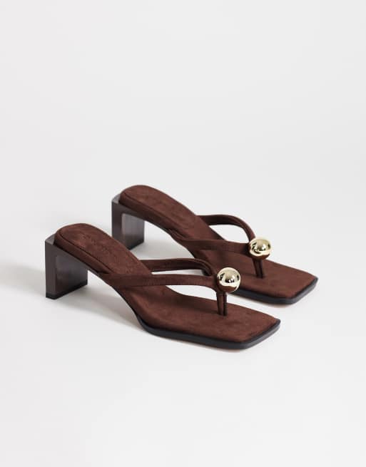 Topshop Nadeem mid-height heeled toe flip flops with hardware in chocolate, 2 of 4