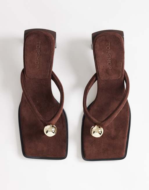 Topshop Nadeem mid-height heeled toe flip flops with hardware in chocolate, 3 of 4