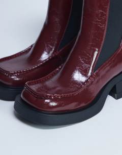 Model wearing Narla square toe chelsea boot in burgundy
