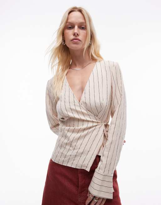 Topshop – Naturfärgad, kritstrecksrandig topp i omlottdesign med ojämn fåll