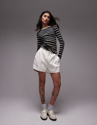 Topshop – Naturvita mjukisshorts med veck - view 1